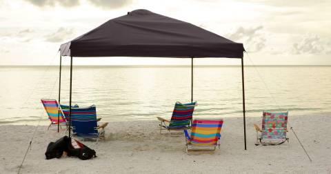 The Best 10x10 Beach Canopy For You In 2025 & Buying Tips