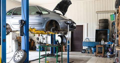 The Best 2 Post Lift For Diesel Trucks In 2025