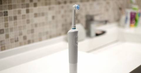 The Best Battery Electric Toothbrush For You In 2024 & Buying Tips