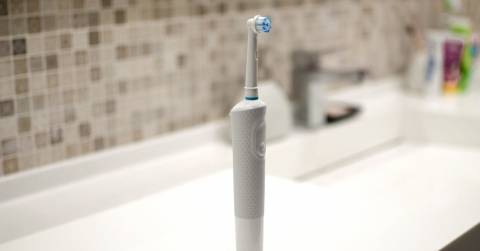 The Best Battery Electric Toothbrush For You In 2025 & Buying Tips
