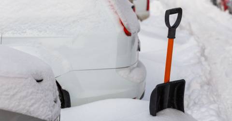 The Best Collapsible Snow Shovel For Car In 2024: Top Picks & Buying Guide