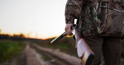 The Best Deer Hunting Clothes: Rankings In 2024 & Purchasing Tips