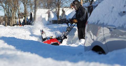 The Best Electric Cordless Snow Blower: Buying Guide Of 2025