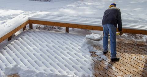 The Best Snow Shovel For Composite Decking: Reviews, Comparison & Ranking 2024