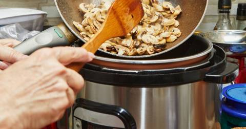 The Easiest Pressure Cooker Reviews & Buyers Guide In 2025