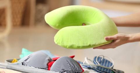 The Most Comfortable Travel Pillow For You In 2025 & Buying Tips