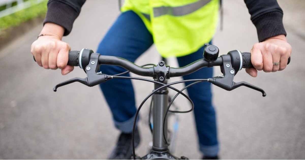 How To Raise Handlebars On A Road Bike? Easy Ways in 2023